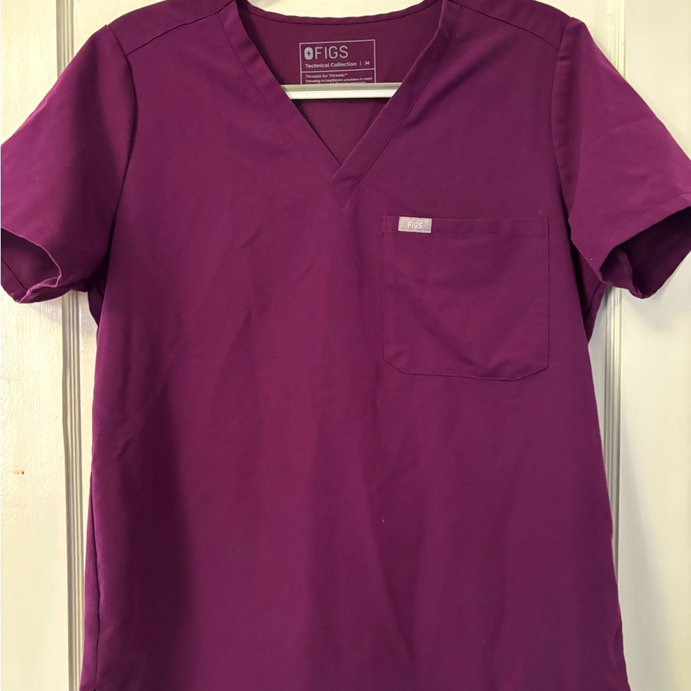 Figs like new, scrub top Sz M